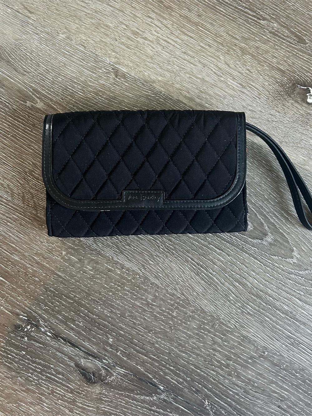 NWT Vera Bradley RFID Trimmed Wristlet in Classic Black Floral Quilted